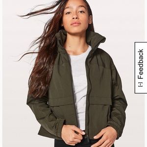 Lululemon Effortless Rain Coat Size 8 Green